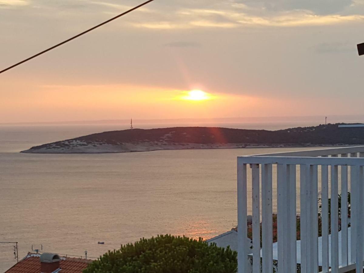 Modern Two Floors Apartment With A Beautiful View Martinšćica Exterior foto